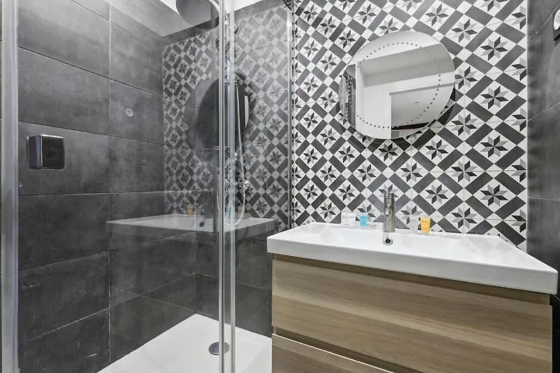 375 Brady - Superbe A Paris